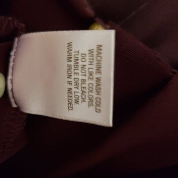 Dressbarn M Top Blouse Purple Mixed Media Stretch Pleated Satin Sleeveless Women - Picture 6 of 6